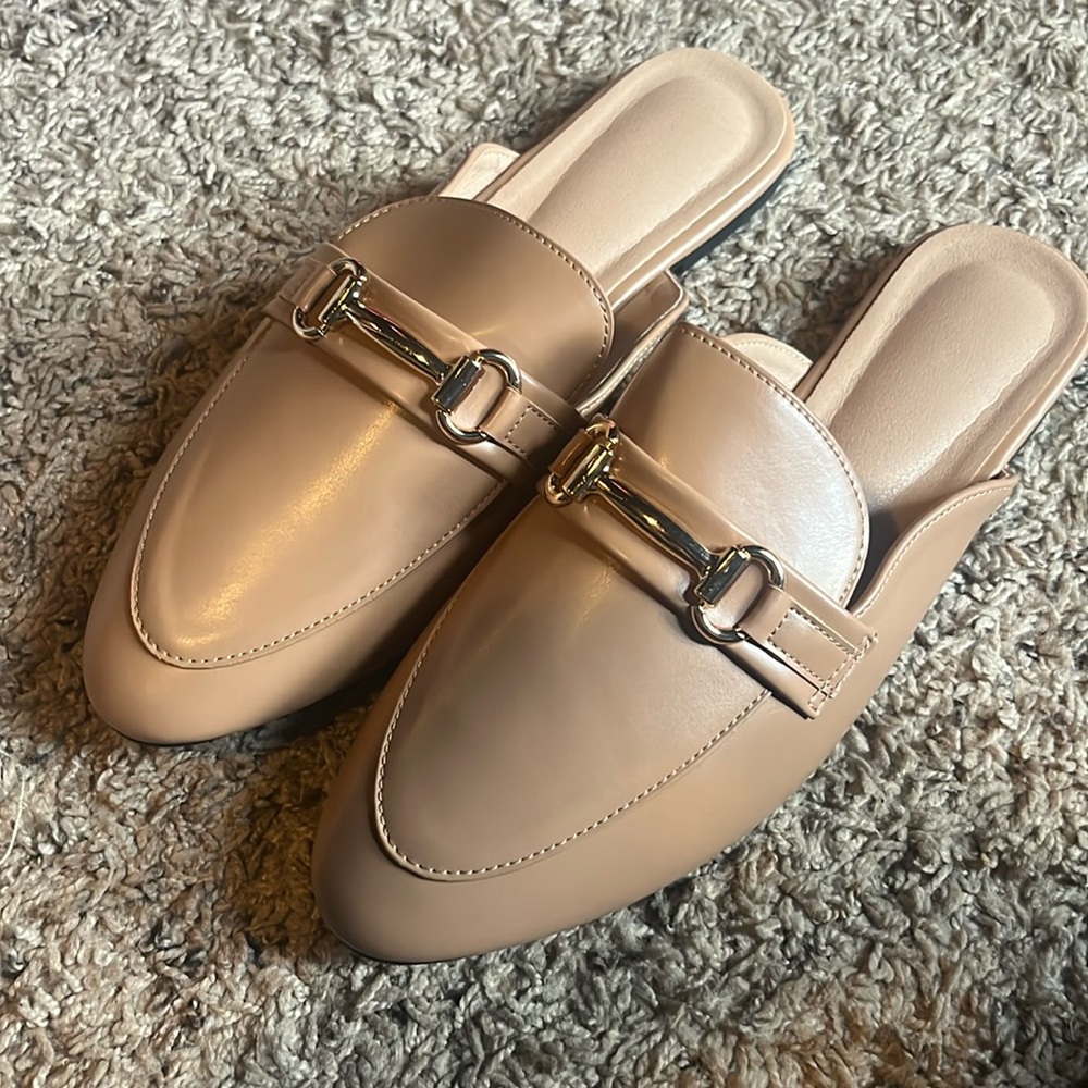 Stylish loafers 👞, size 40 (size 8) available in other colors